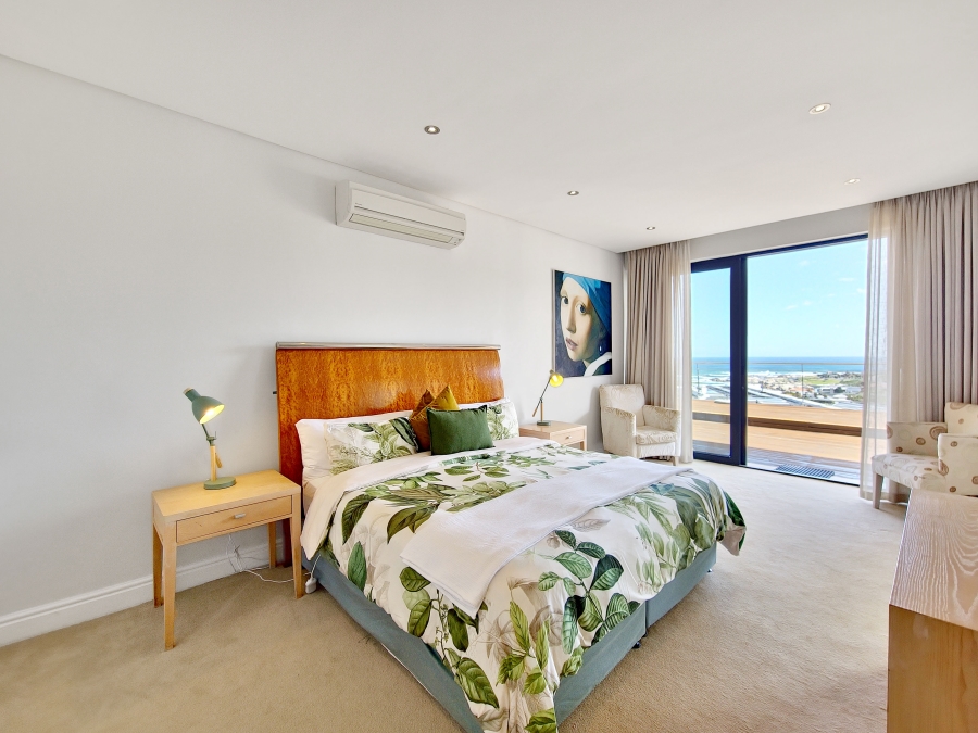 To Let 7 Bedroom Property for Rent in Camps Bay Western Cape